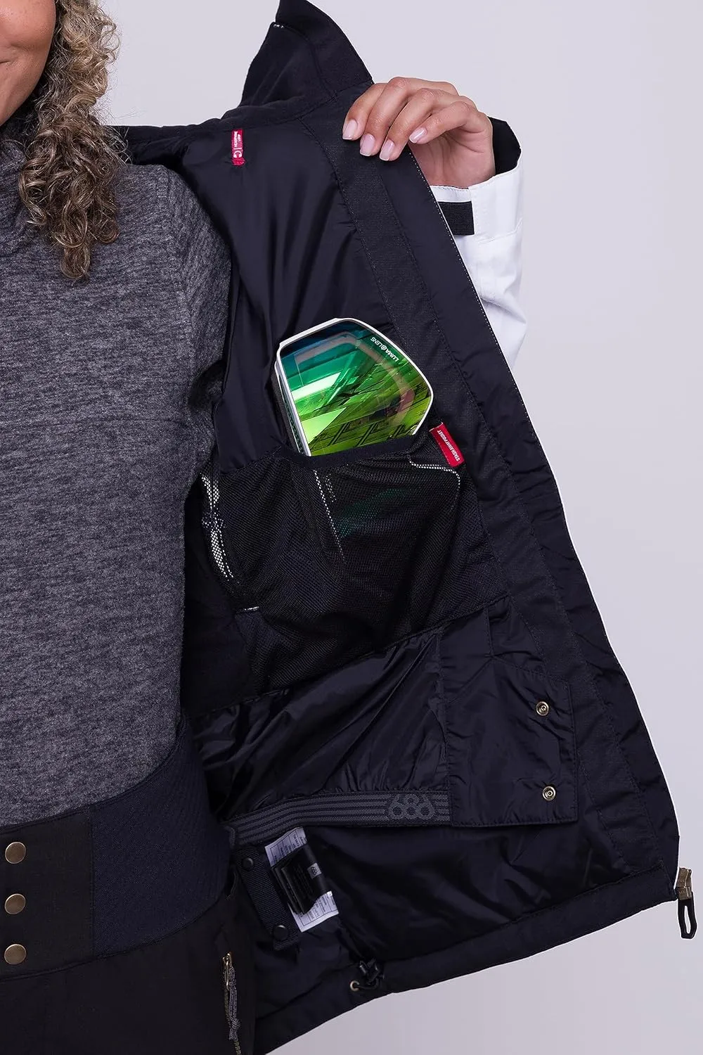 686 Women's Athena Jacket - Insulated Coat with 2-Layer Fabric Design, Modern Fit and Taped Seams - Water & Weather Resistant