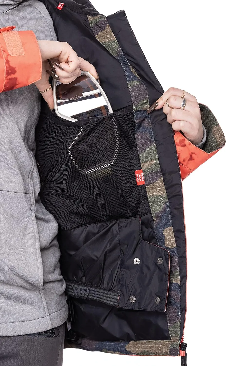 686 Women's Athena Jacket - Insulated Coat with 2-Layer Fabric Design, Modern Fit and Taped Seams - Water & Weather Resistant