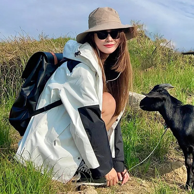 Upgrade Your Outdoor Gear with 2023 Windproof Waterproof Jacket