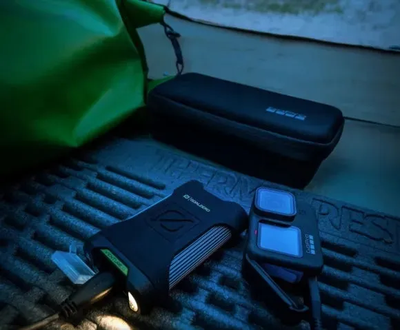 Venture 35 Power Bank   Nomad 10 Kit