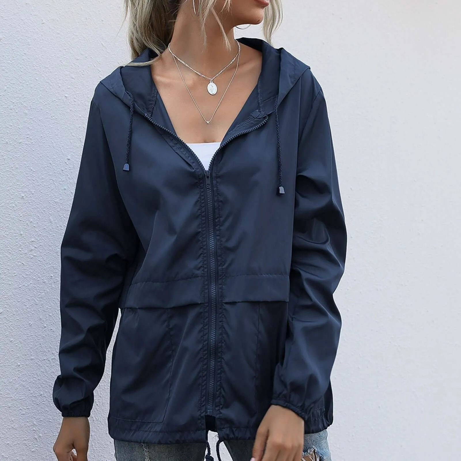 Windproof mackintosh for women